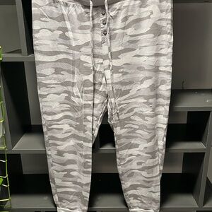 4 / $20 Torrid Cozy Women's Gray Camouflage Henley Pajama Pants